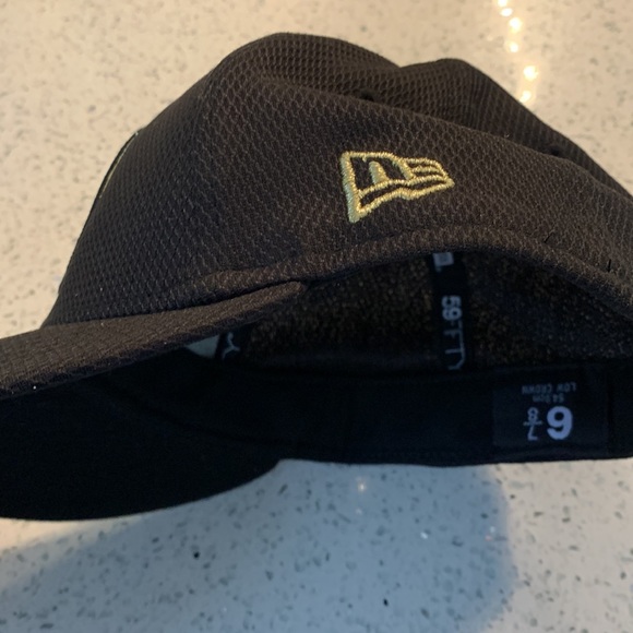 Raptors New Era Hat - with unused sample logo - Picture 2 of 4